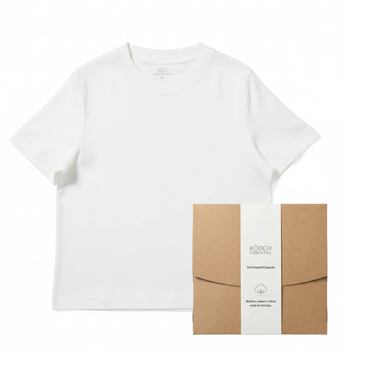 Camiseta blanca KŌOCH Essential, diseñada en Galicia y hecha en el norte de Portugal