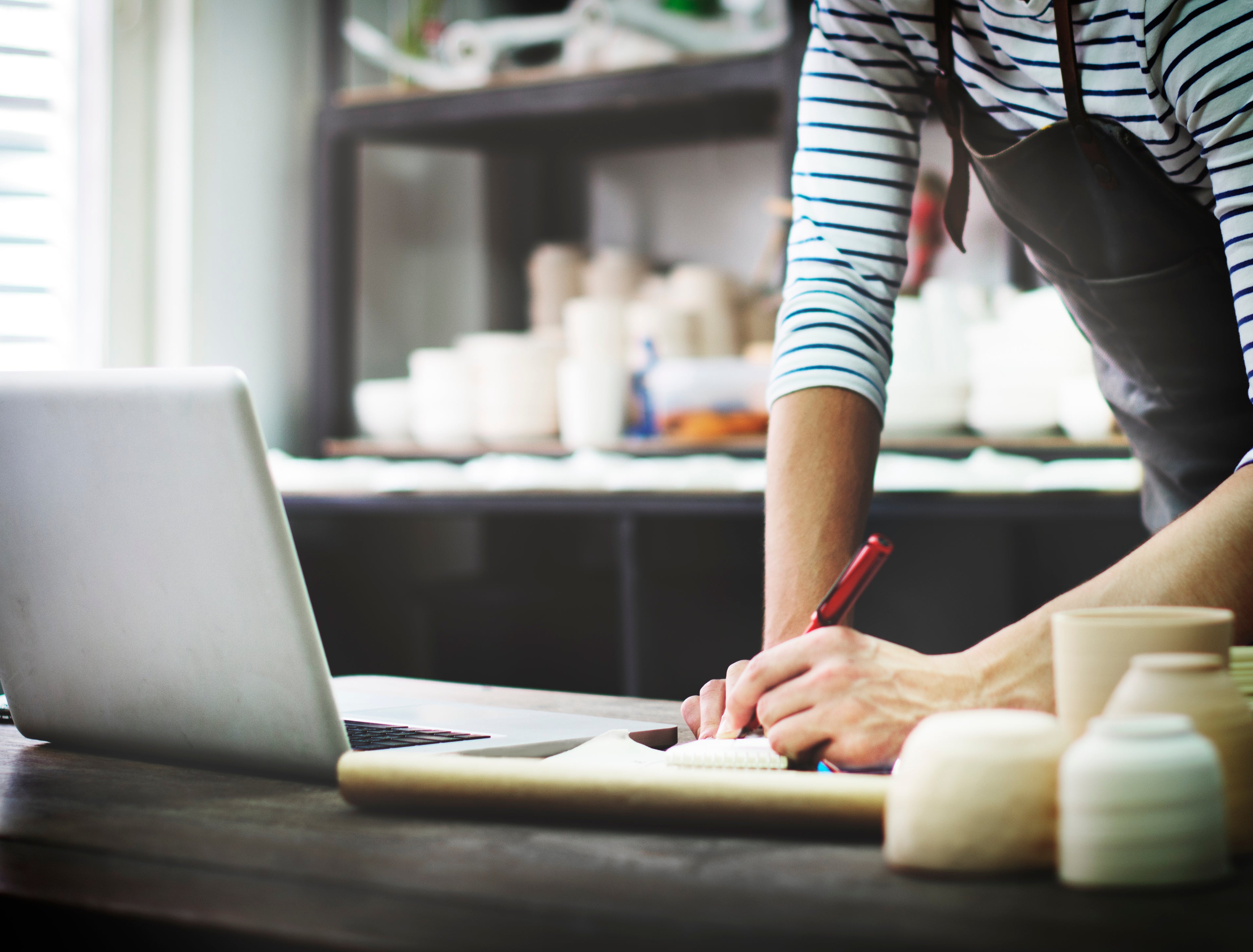 Tendencias en Emprendimiento Femenino en la Industria de la Cosmética