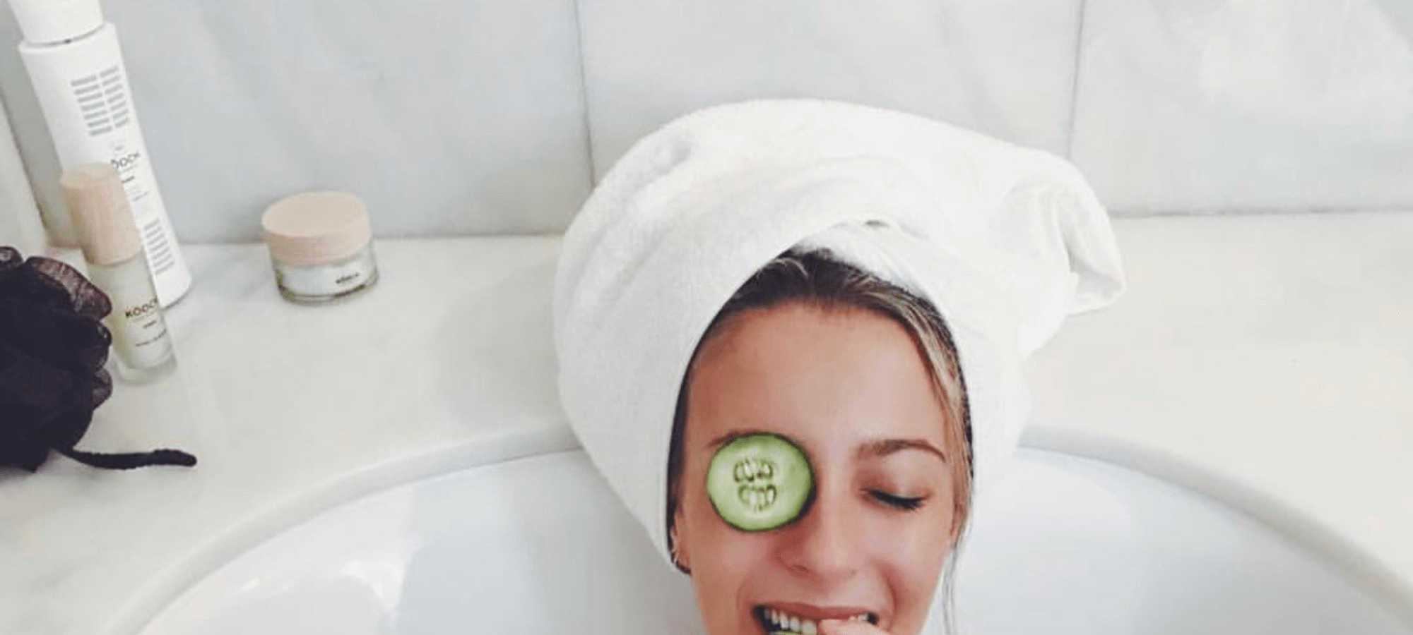Los Beneficios del champú natural AMEM de Kooch Green Cosmetics con cola de caballo y aceite de ricino